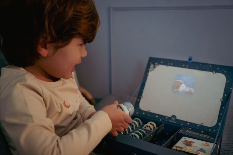 Little Dutch Stories Projector Torch Forest Friends FSC 4781